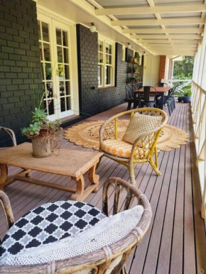 Noonan House, 5 bedrooms. Hop & skip to town